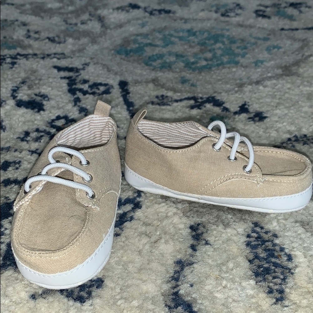 Old navy 18-24 months soft bottom boat shoes